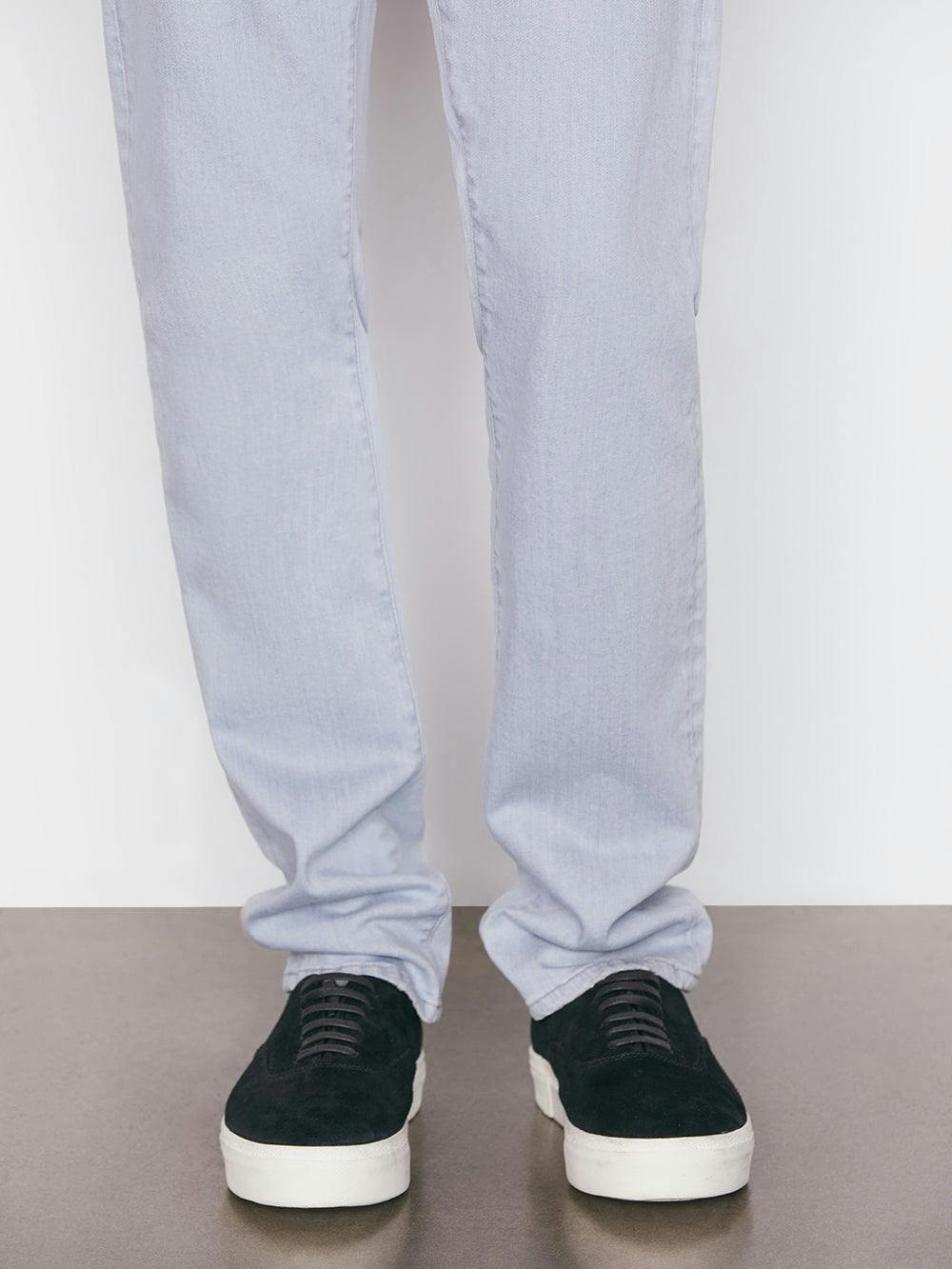 front detail view leg